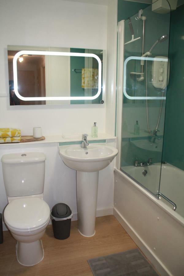 إينفيرنيس Riverside Apartment المظهر الخارجي الصورة