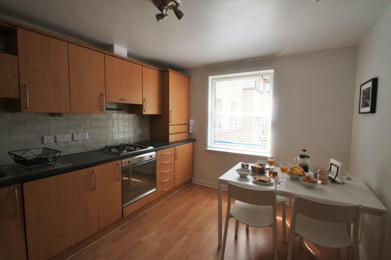 إينفيرنيس Riverside Apartment المظهر الخارجي الصورة